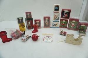 lot 123 image: Vintage Hallmark Keepsake Ornaments (new) and Other Christmas Decor