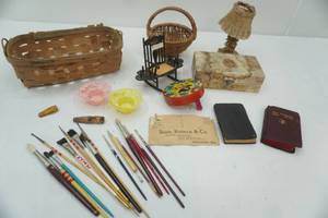 lot 127 image: Vintage Collectibles