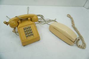 lot 130 image: Vintage Telephones