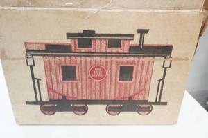 lot 149 image: Vintage Jim Beams Red Caboose Decanter. Collectible Train Set Series