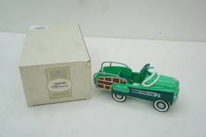 lot 157 image: Hallmark Galleries Kiddie Car Classics Limited Edition Diecast Model, numbered, wPledge of Authenticity