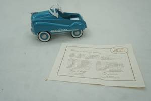 lot 159 image: Hallmark Galleries Kiddie Car Classics Limited Edition Diecast Model, numbered, wPledge of Authenticity