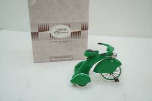 lot 173 image: Kiddie Car Classics 1935 Steelcraft by Murray Streamline Velocipede. Diecast model