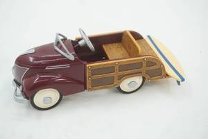 lot 188 image: Kiddie Car Classics 1939 Garton Ford Station Wagon