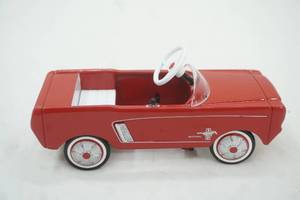 lot 202 image: Kiddie Car Classics 1964 12 Ford Mustang
