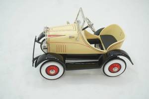 lot 204 image: Kiddie Car Classics 1929 Steelcraft by Murray Roadster