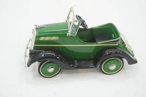 lot 205 image: Kiddie Car Classics 1935 Steelcraft by Murray Luxury Edition