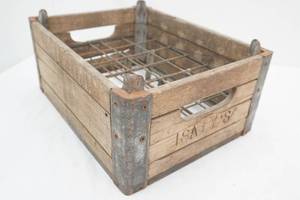 lot 266 image: Antique Crate 16x12x6.5