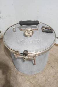 lot 273 image: Vintage Pressure Cooker