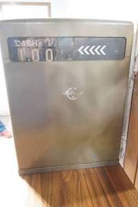 lot 274 image: Vintage National Cash Register. Model 126. 1940s1950s