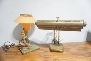 lot 279 image: Vintage MCM Kitsch Lamp wPixie Vintage Brass Piano Light