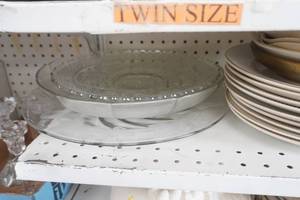 lot 319 image: Collectible Crystal, Vintage Porcelain Plates and other glassware