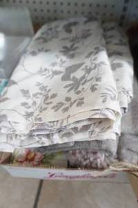 lot 324 image: Collectible Vintage Porcelain Dolls, Ceramics, Crystal