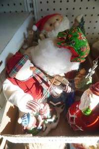 lot 326 image: Collectible Vintage Ceramics, Porcelain and Christmas Decor