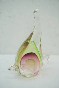 lot 335 image: Hand-Blown Art Glass Angel Fish Figurine.