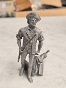 Vintage Revolutionary War Minute Man theme Hudson Pewter Statue by Baston (1972)
