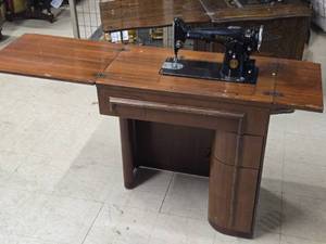 Singer Sewing Machine with Wood Flip-Top Cabinet 58" x 17" x 38"