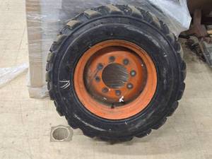 Lande Super Traction Skid Steer Loader Tire with 8-lug Rim