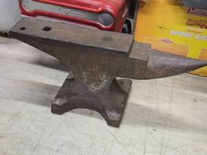 Anvil 22 12 x 8 12 x 10