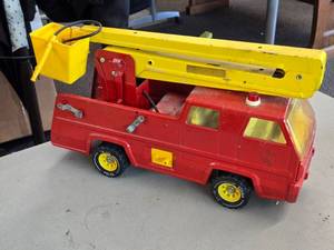 Vintage 1960s-1970s Tonka Pressed Steel Toy Snorkel Bucket Fire Truck
