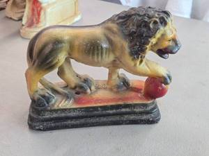 Vintage 1930s-1950s Lion theme Carnival Chalkware Figurine