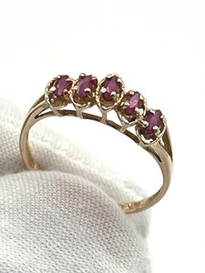 Vintage Women's 10K Gold Ring (1.33 grams total weight) - Size 7