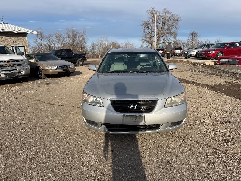 lot 7 image: 2008 Hyundai Sonata