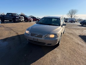 lot 22 image: 2005 Volvo V70
