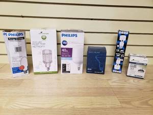 lot 7 image: Light bulbs