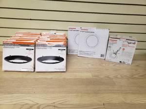 lot 11 image: Lights  Light bulbs