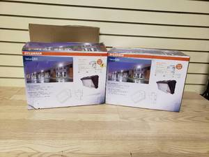 lot 12 image: Exterior Lights