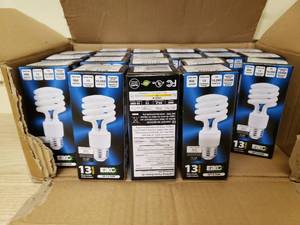 lot 14 image: Box of light bulbs