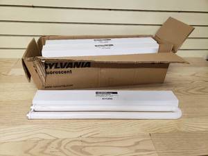 lot 20 image: Light Bulbs