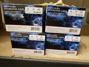 lot 22 image: Powder Free diamond grip latex gloves
