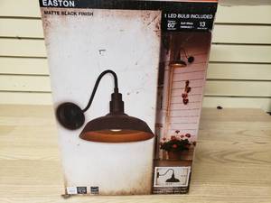 lot 21 image: Exterior Light