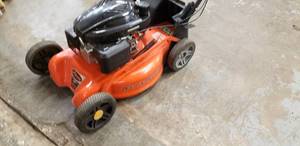 lot 63 image: Ariens 21 self propelled Lawn Mower
