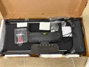 lot 32 image: 380Qm Pro Max Compact Treadmill
