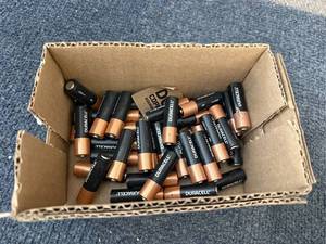 lot 47 image: Box Of Duracell Aa Batteries