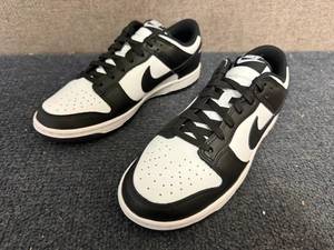 lot 62 image: Nike Dunk Lows - Womens 8.5 Mens 7