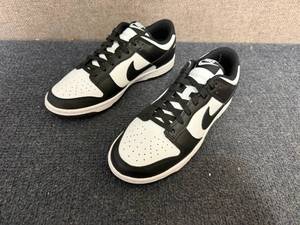 lot 63 image: Nike Dunk Lows - Womens 8.5 Mens 7
