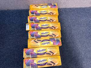 lot 194 image: 8 Packs Of Fig Newtons
