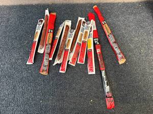 lot 225 image: 12 Jack Links Beef Sticks