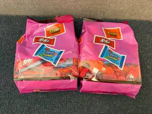 lot 243 image: Mm. 2X Party Size Mix Of ReeseS, Kitkat & Jolly Rancher Gummie Minis