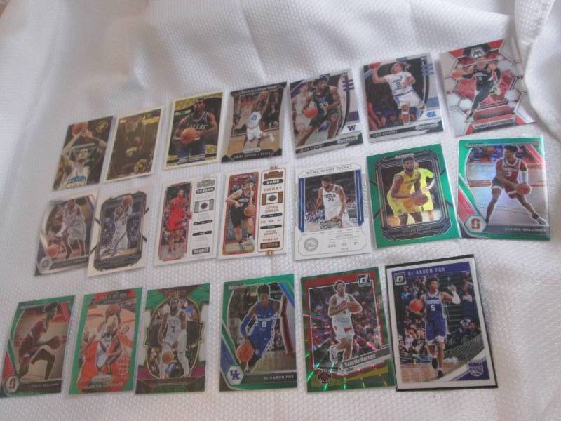 lot 47 image: 20 Assorted Basketball Cards...