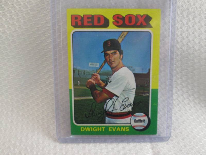 lot 96 image: 1975 Topps Dwight Evans #255 Card...