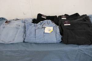 lot 624 image: 6 Pairs of womens size 22 and 24 A...