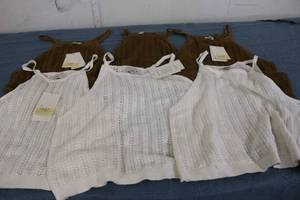 lot 632 image: 6 Size M womens tops new with tags...