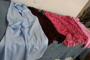 lot 633 image: 6 Size M womens dresses new with t...