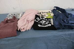 lot 642 image: 6 Size S womens tops new with tags...