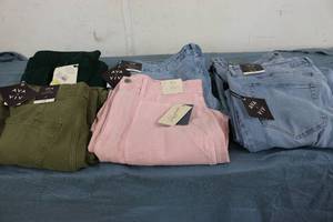 lot 644 image: 6 pairs of womens plus size pants ...